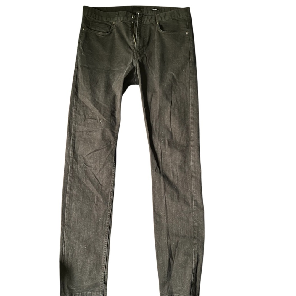 H&M Black Skinny Jeans with Sleek Design